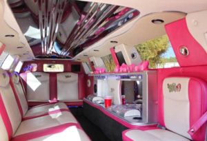 interior limusina chrysler rosa